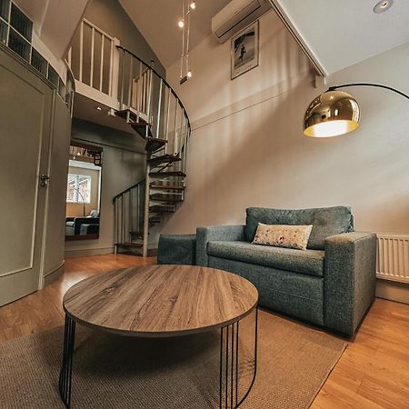 The Bell Inn Hotel Horndon-on-the-Hill エクステリア 写真