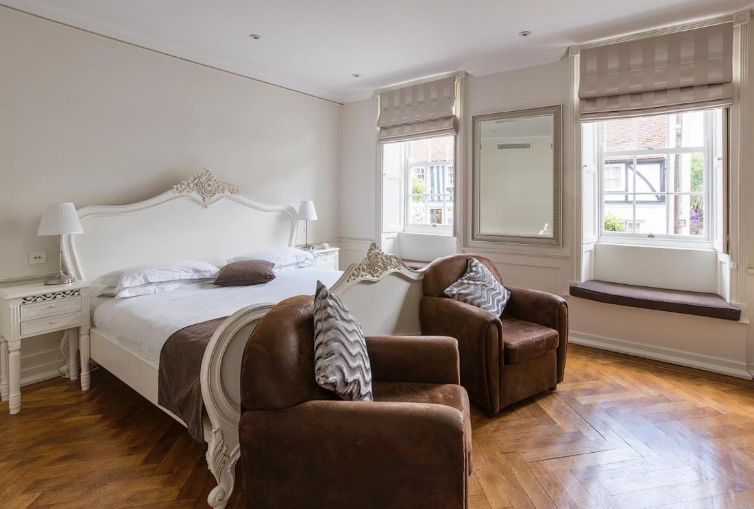 The Bell Inn Hotel Horndon-on-the-Hill エクステリア 写真