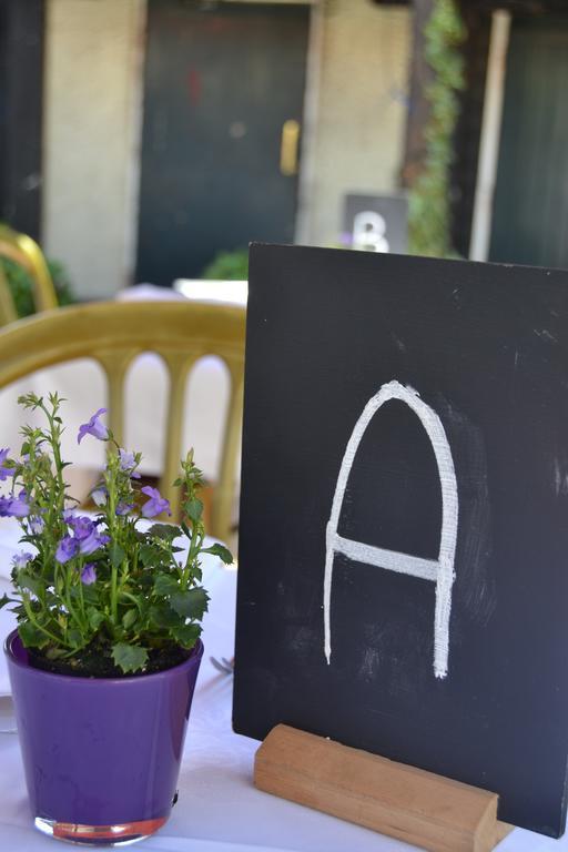 The Bell Inn Hotel Horndon-on-the-Hill エクステリア 写真