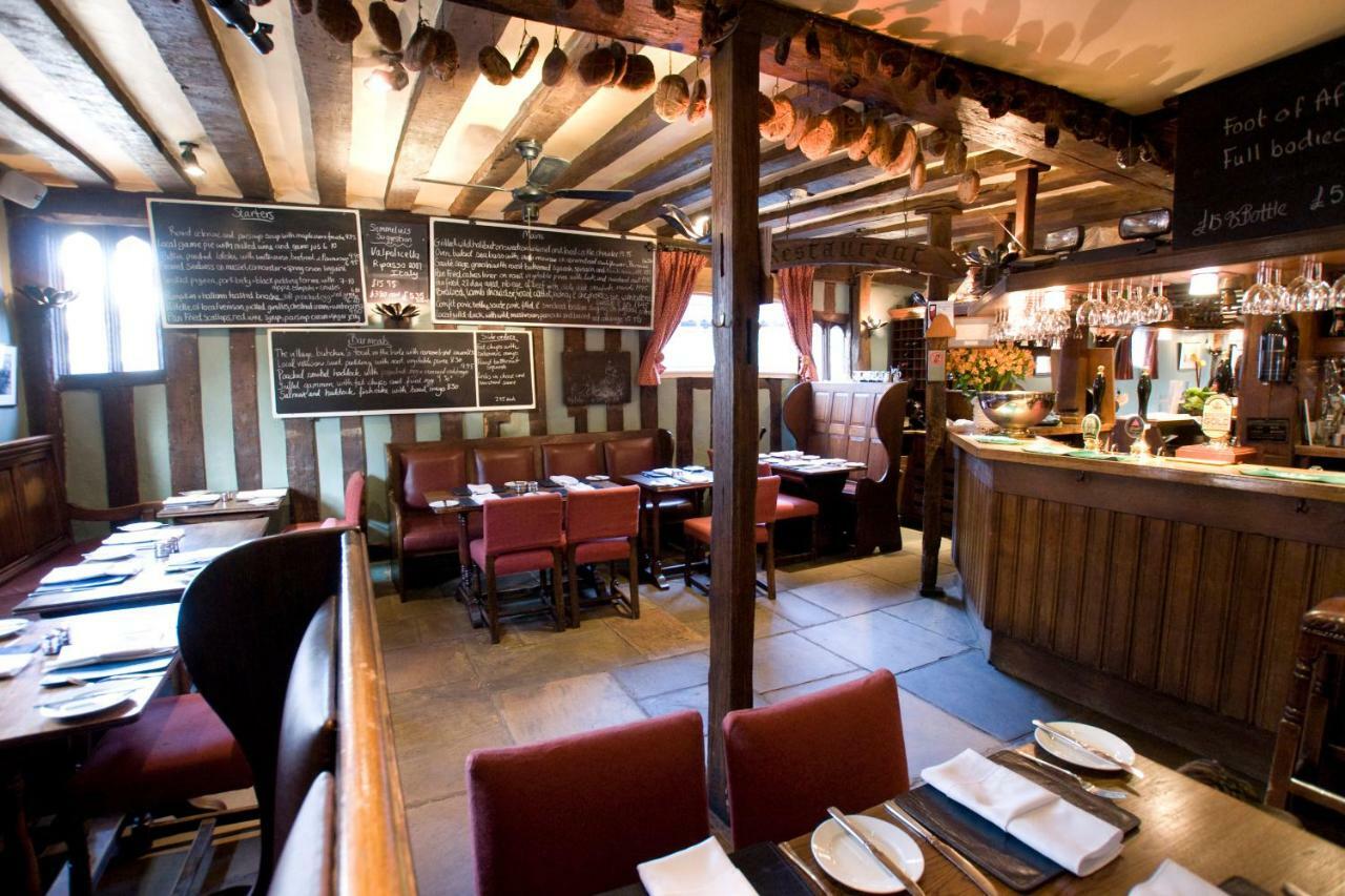 The Bell Inn Hotel Horndon-on-the-Hill エクステリア 写真